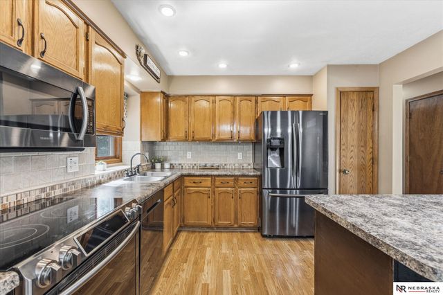 6632 S 86th Avenue Circle, Ralston, NE 68127
