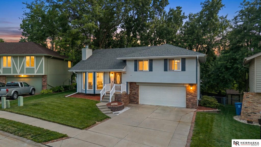 6632 S 86th Avenue Circle, Ralston, NE 68127