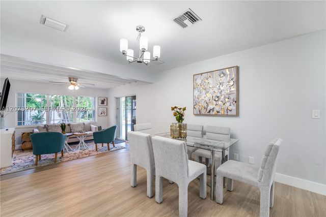 317 SE 3rd Ter, Dania Beach, FL 33004
