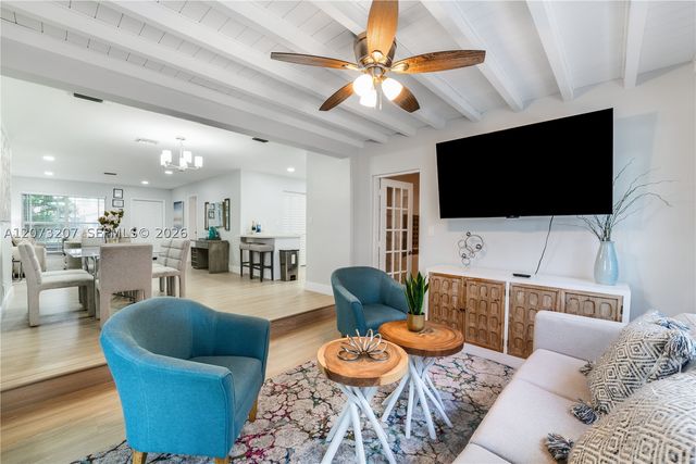 317 SE 3rd Ter, Dania Beach, FL 33004