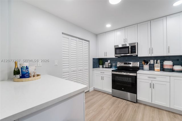 317 SE 3rd Ter, Dania Beach, FL 33004