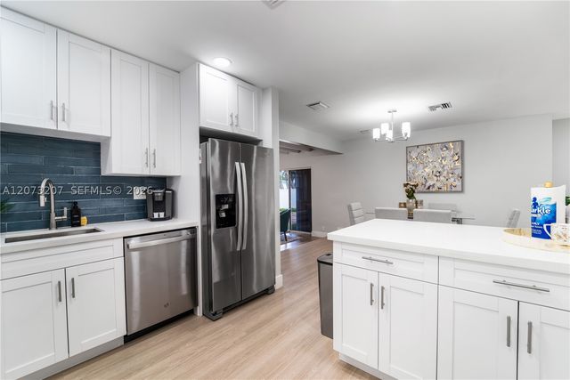 317 SE 3rd Ter, Dania Beach, FL 33004