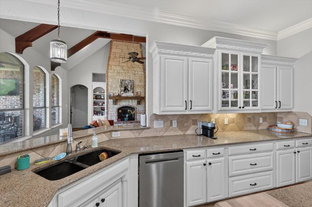 324 Arbor Lane, Haslet, TX 76052
