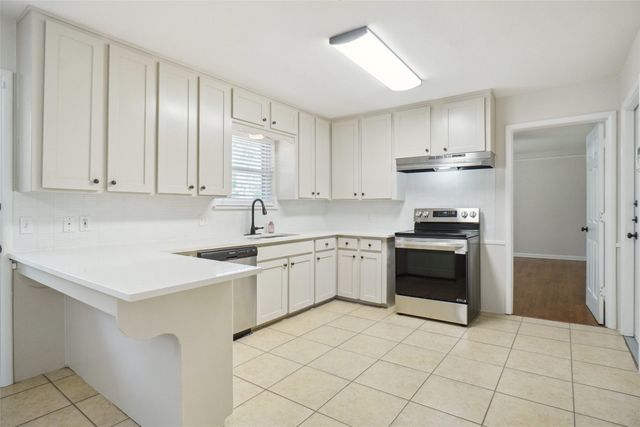 1125 Mason Drive, Hurst, TX 76053