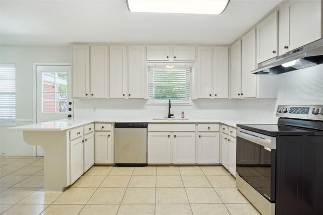 1125 Mason Drive, Hurst, TX 76053