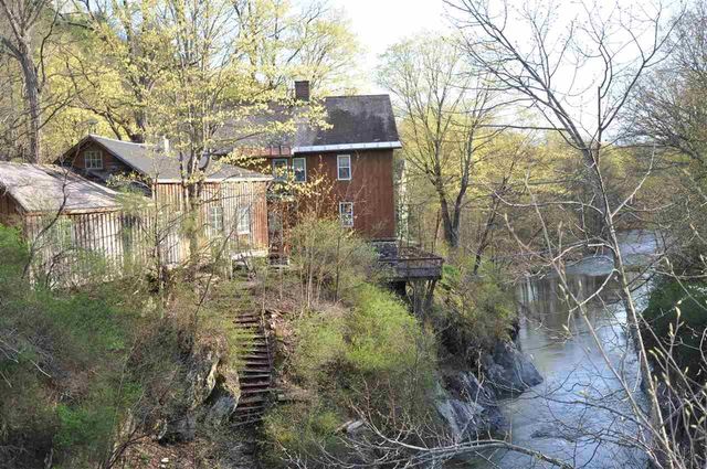 212 Thrall Road, Poultney, VT 05764