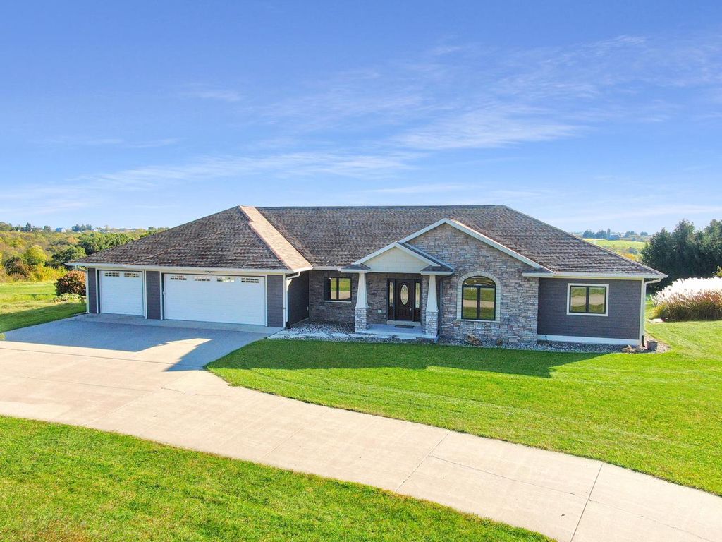 S3358 Hass LANE, Viroqua, WI 54665