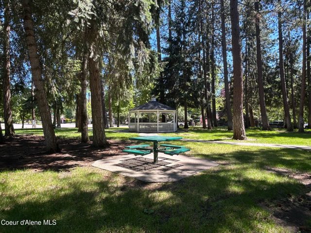 202 S HARBOR PARK CT, Post Falls, ID 83854