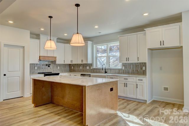 1021 Harrogate Drive, Bessemer City, NC 28016