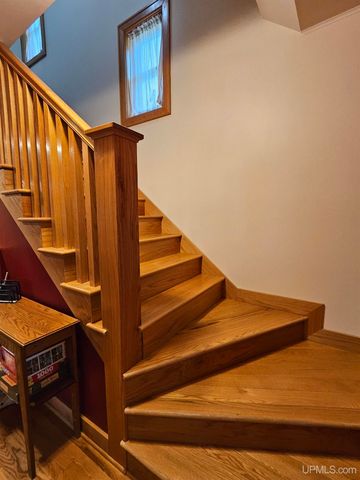 305 Emerald Street, Houghton, MI 49931