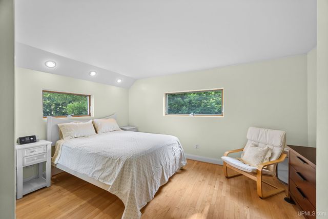 305 Emerald Street, Houghton, MI 49931