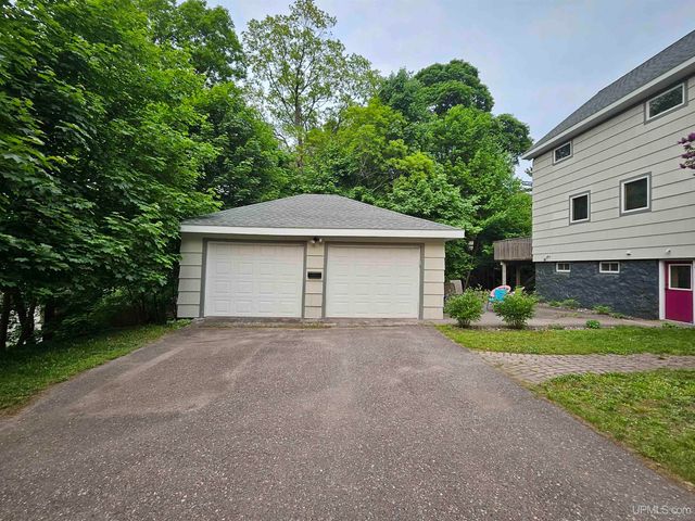 305 Emerald Street, Houghton, MI 49931