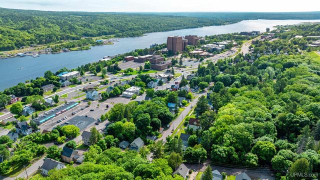305 Emerald Street, Houghton, MI 49931