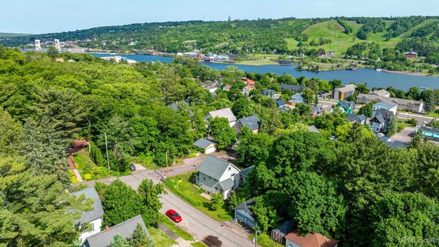 305 Emerald Street, Houghton, MI 49931
