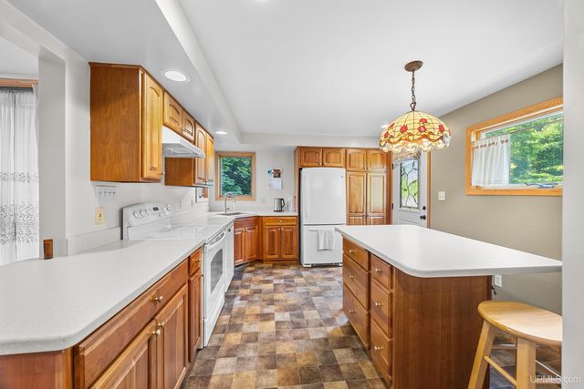 305 Emerald Street, Houghton, MI 49931