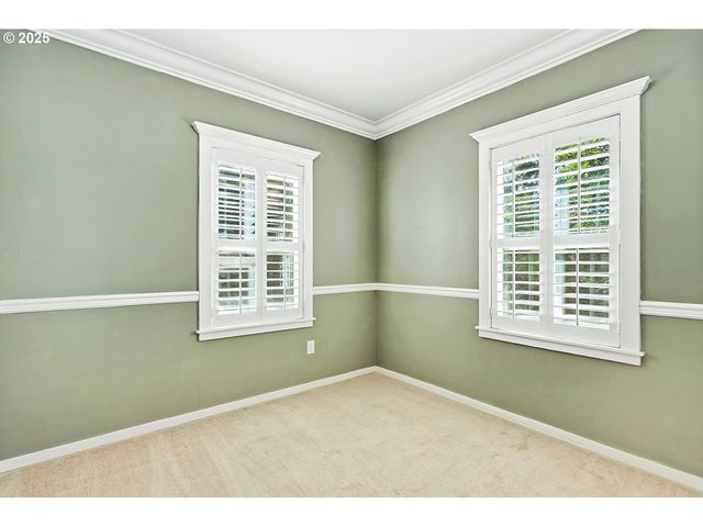 608 E 4TH St, The Dalles, OR 97058