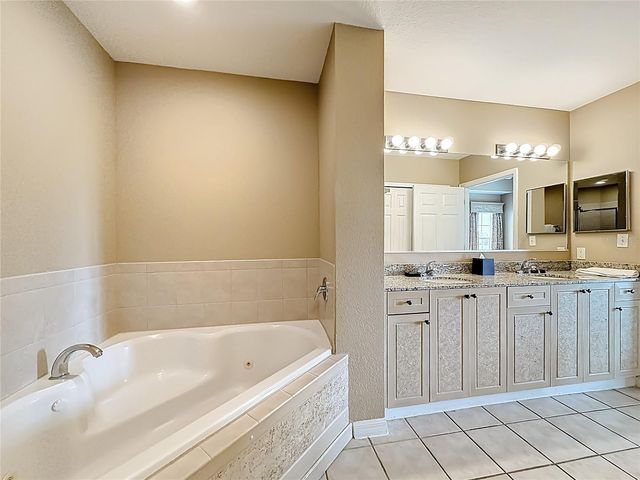 8827 WORLDQUEST BOULEVARD 1502, Orlando, FL 32821