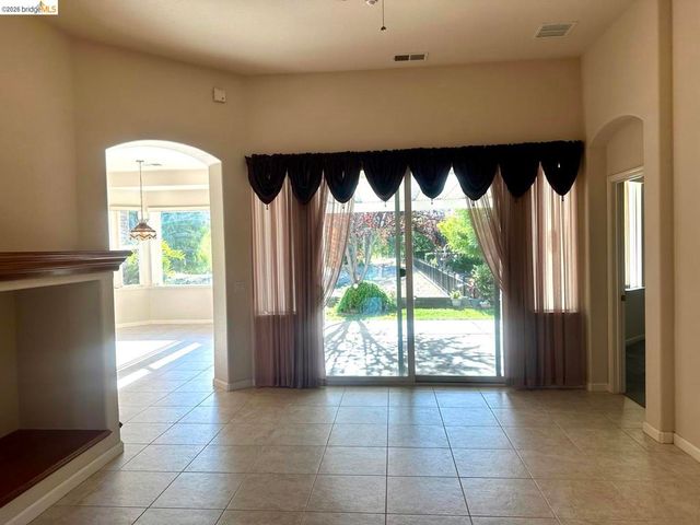 1116 Burghley Ln, Brentwood, CA 94513