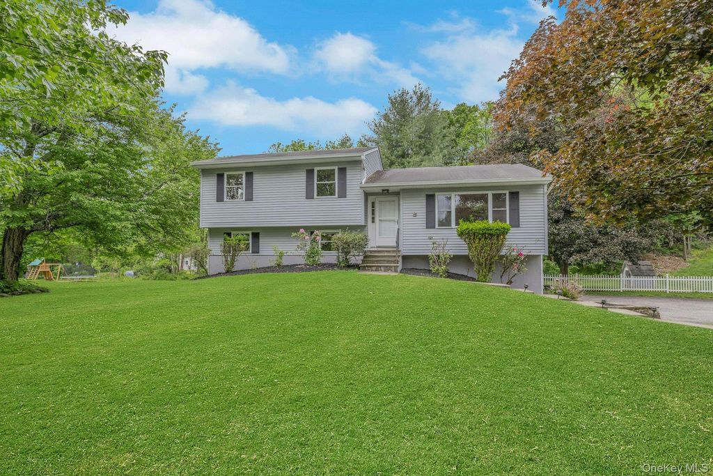 20 Elizabeth Terrace, Wappingers Falls, NY 12590