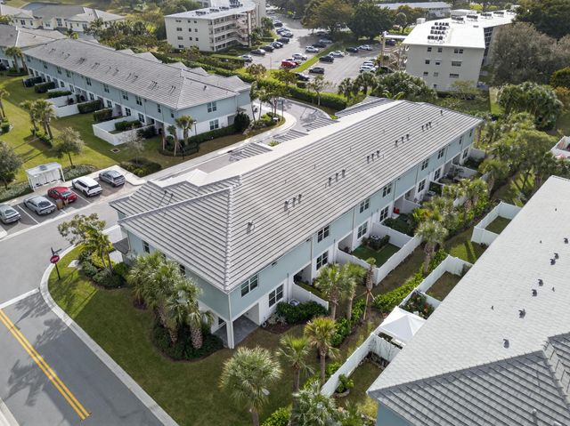 1817 Sanderling Dr Drive, Deerfield Beach, FL 33442