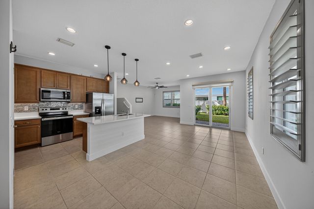 1817 Sanderling Dr Drive, Deerfield Beach, FL 33442