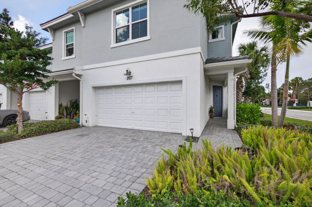 1817 Sanderling Dr Drive, Deerfield Beach, FL 33442