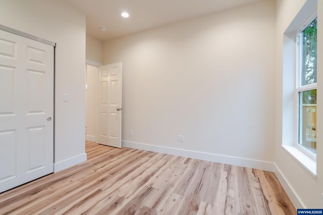 1423 45th Av, Sweet Home, OR 97386