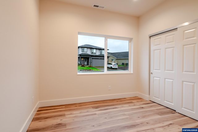 1423 45th Av, Sweet Home, OR 97386