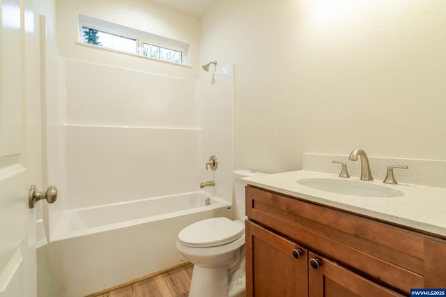 1423 45th Av, Sweet Home, OR 97386