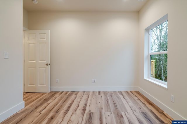 1423 45th Av, Sweet Home, OR 97386