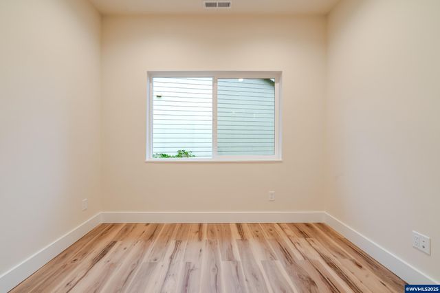 1423 45th Av, Sweet Home, OR 97386