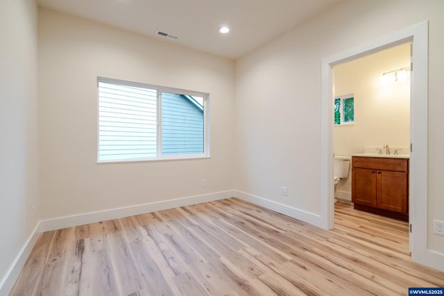 1423 45th Av, Sweet Home, OR 97386