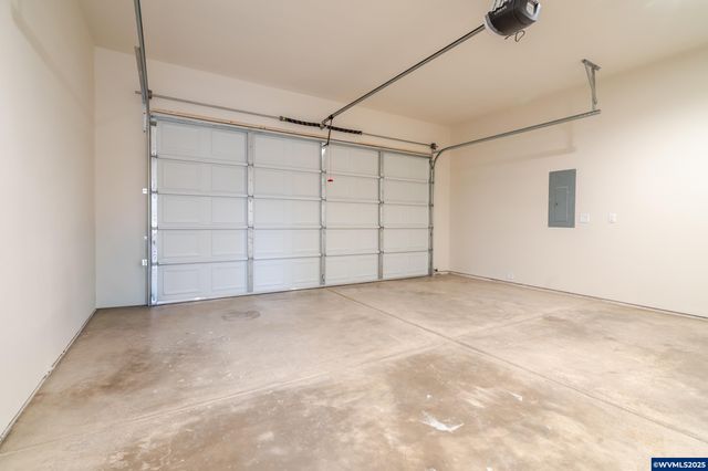 1423 45th Av, Sweet Home, OR 97386