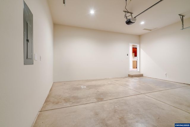 1423 45th Av, Sweet Home, OR 97386