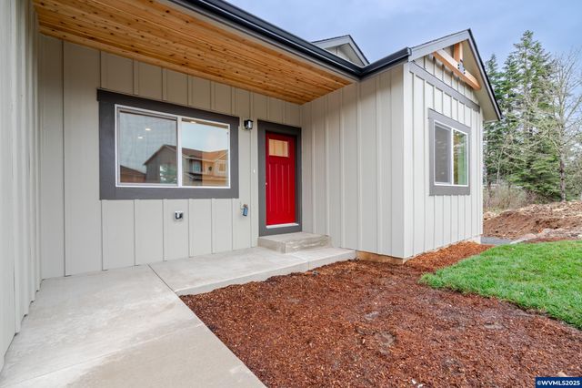 1423 45th Av, Sweet Home, OR 97386