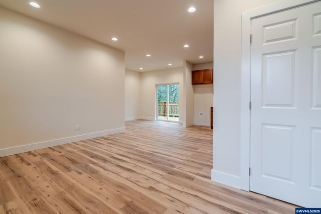 1423 45th Av, Sweet Home, OR 97386