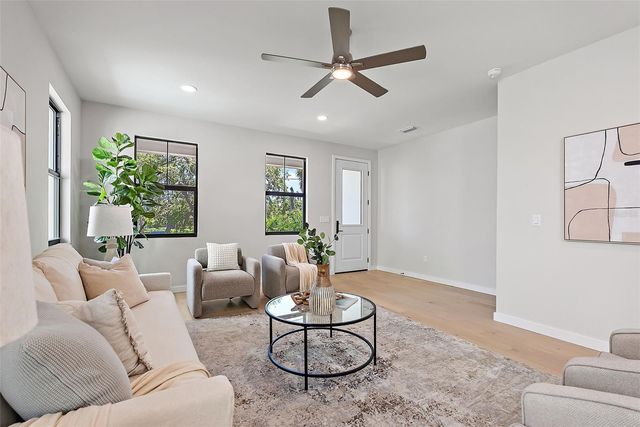 423 11TH AVENUE S, St Petersburg, FL 33701
