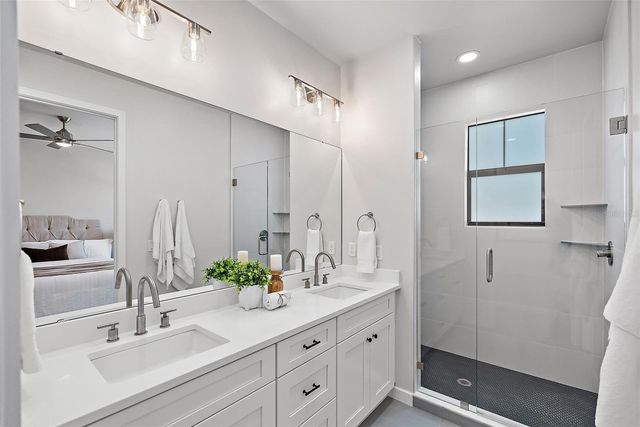 423 11TH AVENUE S, St Petersburg, FL 33701