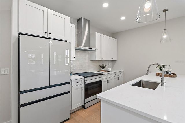 423 11TH AVENUE S, St Petersburg, FL 33701