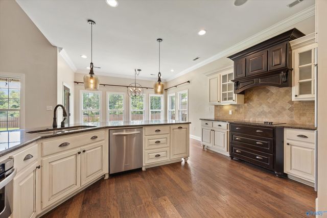 7052 Jacks Creek Lane, Owens Cross Roads, AL 35763
