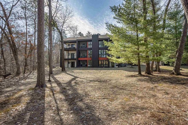 1 Dogwood Trail, Wisconsin Dells, WI 53965