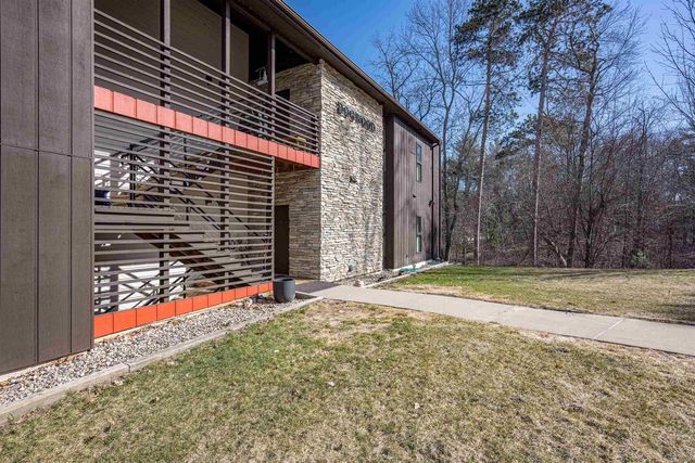 1 Dogwood Trail, Wisconsin Dells, WI 53965