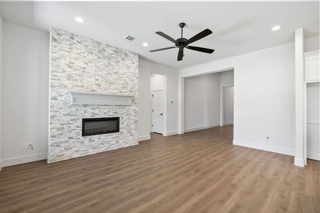 902 Boston Lane, River Oaks, TX 76114