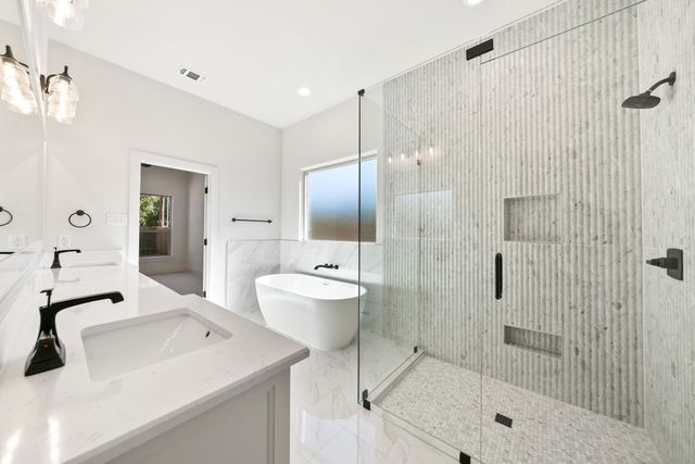 902 Boston Lane, River Oaks, TX 76114