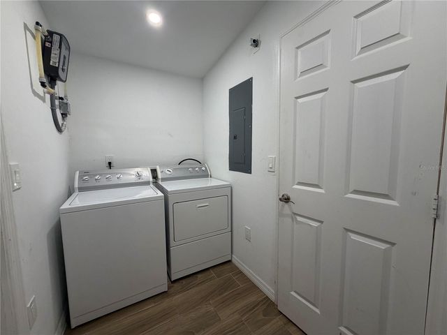 1920 OAKLEY AVENUE, Fort Myers, FL 33901