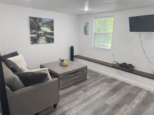 1215 N BOSTON AVENUE, Deland, FL 32724