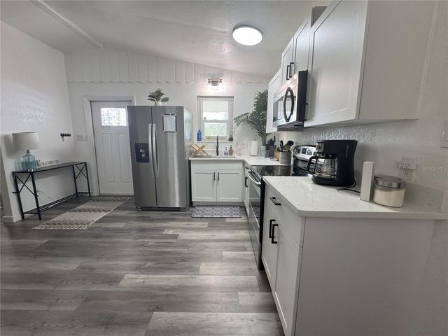 1215 N BOSTON AVENUE, Deland, FL 32724