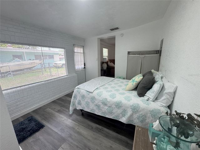 1215 N BOSTON AVENUE, Deland, FL 32724