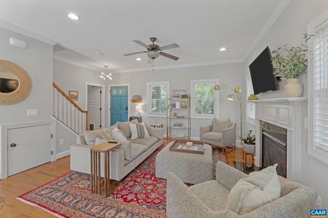 1012 LOCUST LN, Charlottesville, VA 22901