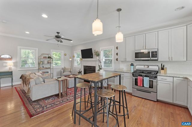 1012 LOCUST LN, Charlottesville, VA 22901